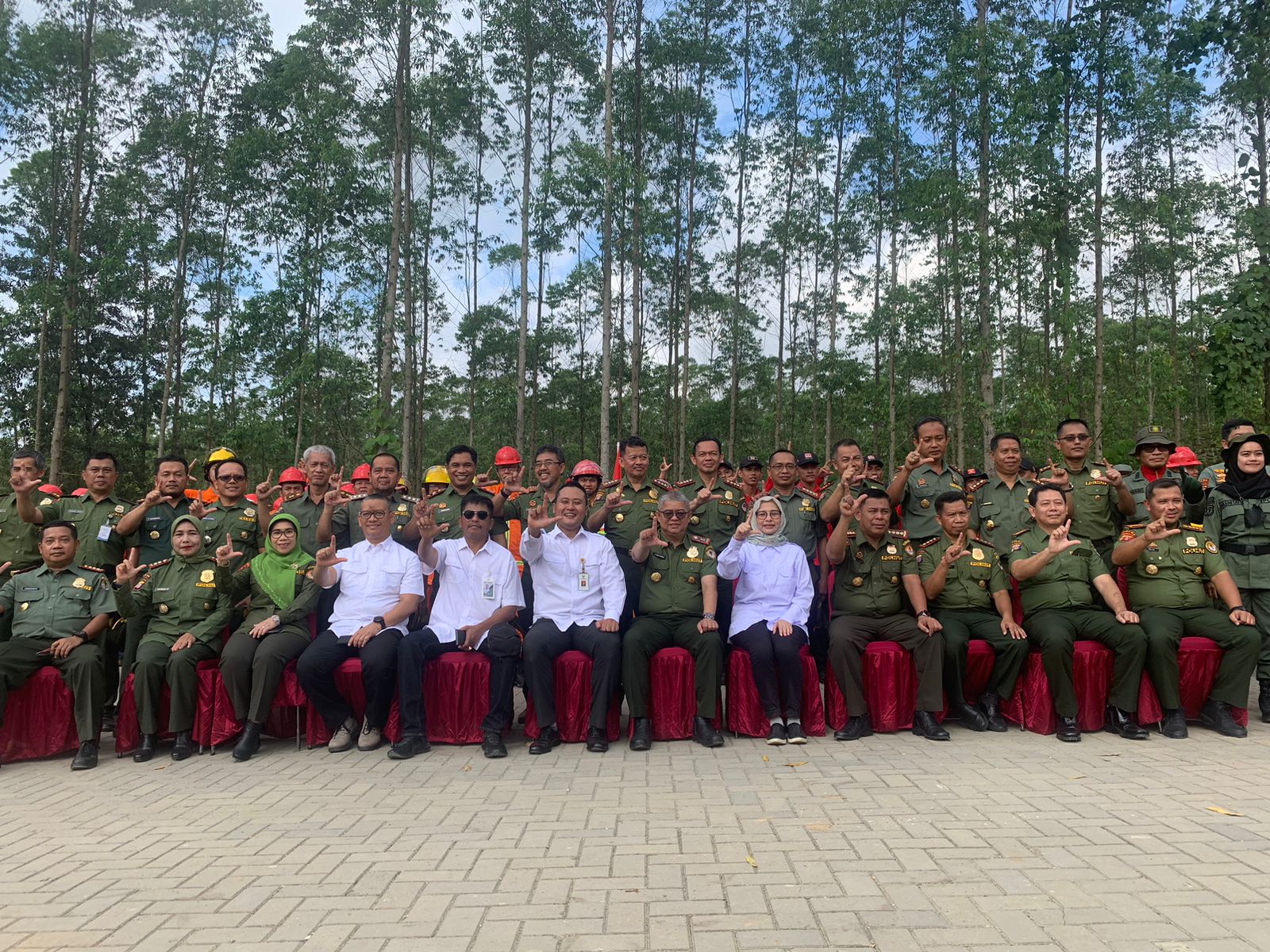 https://dishutkaltim.com/public/admin/images/gambar_berita/1685172103_WhatsApp Image 2023-05-27 at 15.20.54.jpeg
